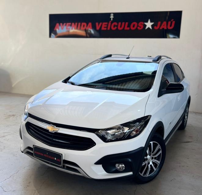 CHEVROLET Onix Hatch - Foto