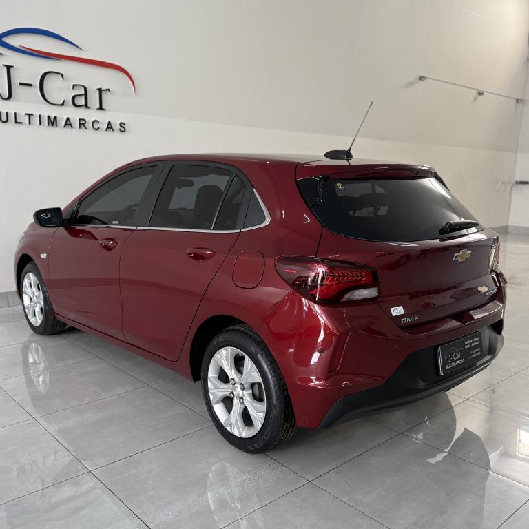 CHEVROLET Onix Hatch - Foto