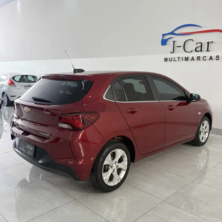 CHEVROLET Onix Hatch - Foto