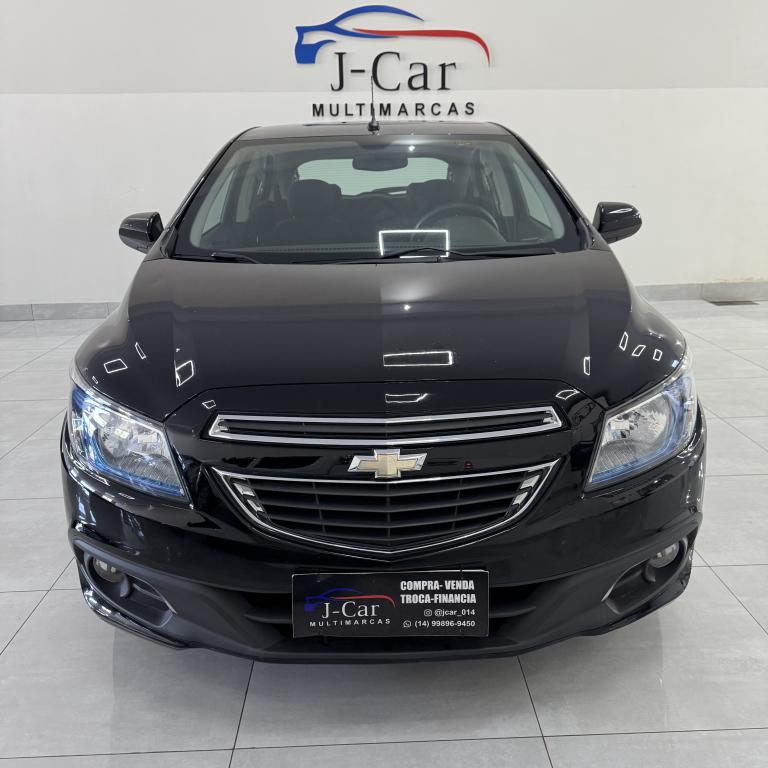 CHEVROLET Onix Hatch - Foto