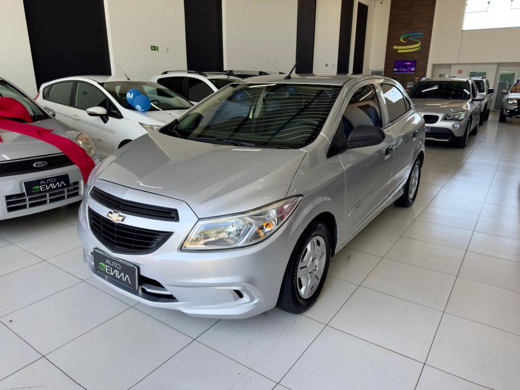 CHEVROLET Onix Hatch - Foto