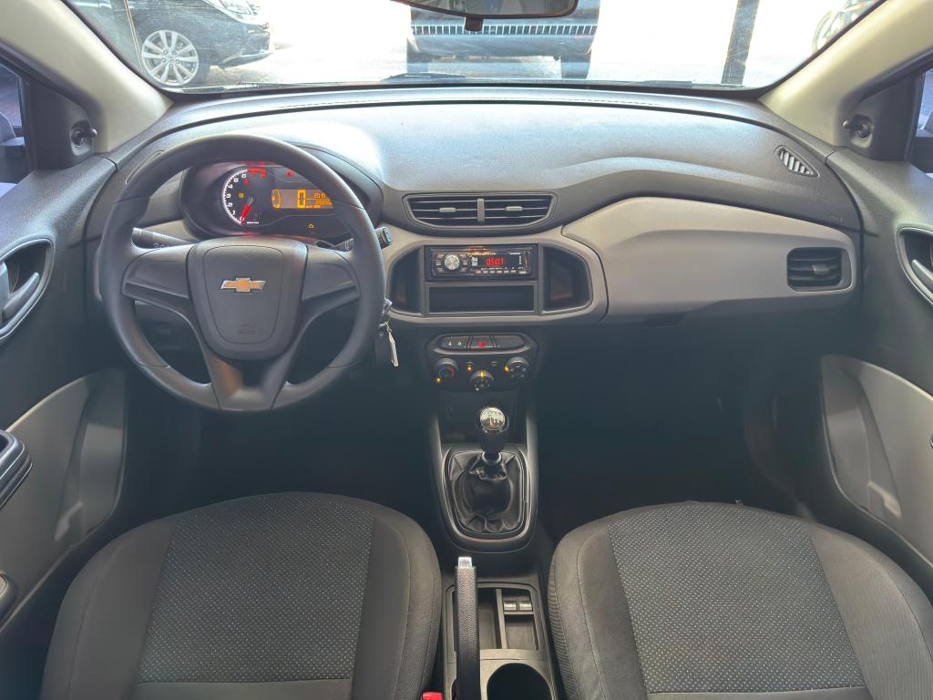 CHEVROLET Onix Hatch - Foto