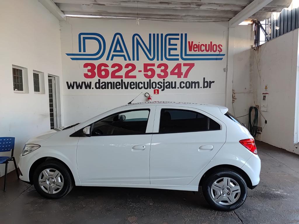 CHEVROLET Onix Hatch - Foto