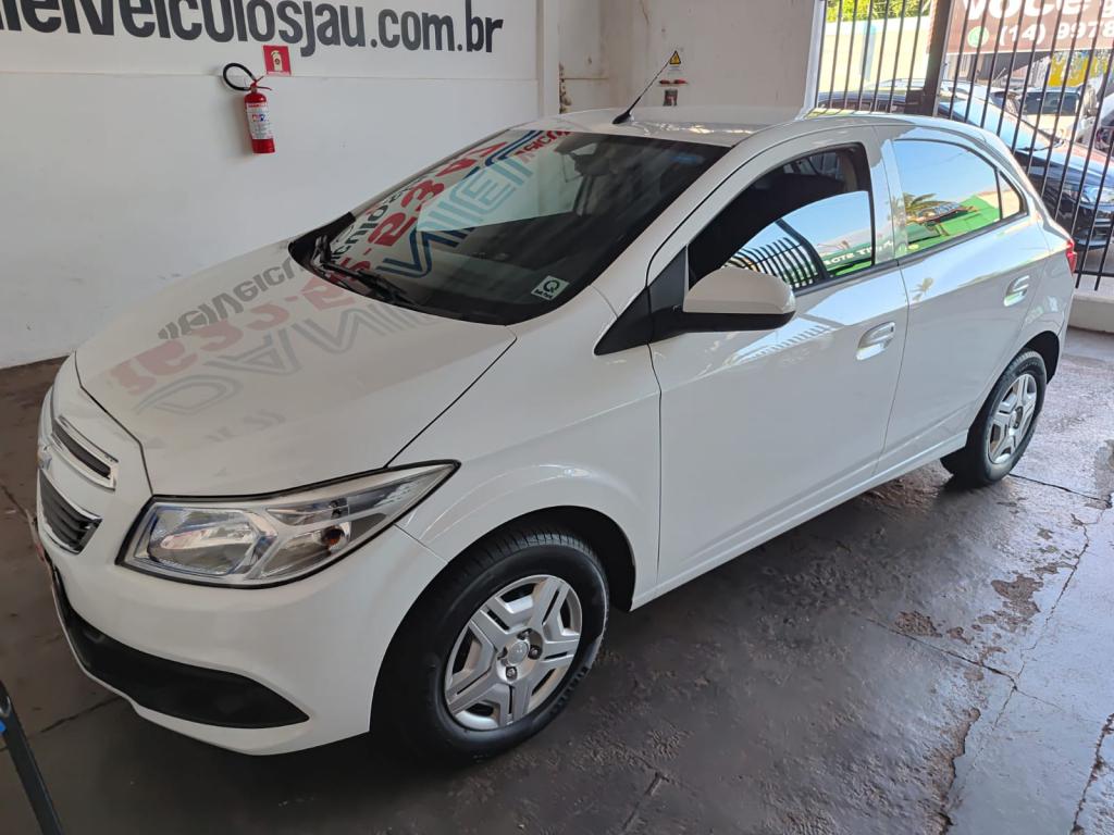 CHEVROLET Onix Hatch - Foto