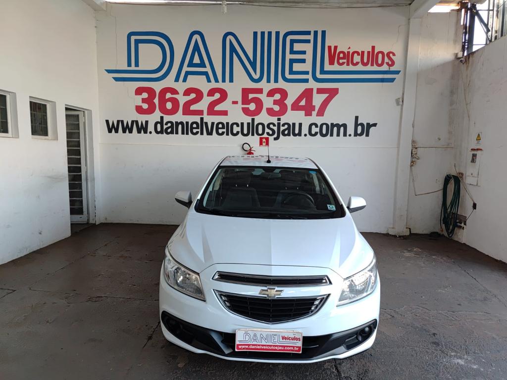 CHEVROLET Onix Hatch - Foto
