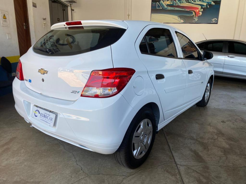 CHEVROLET Onix Hatch - Foto