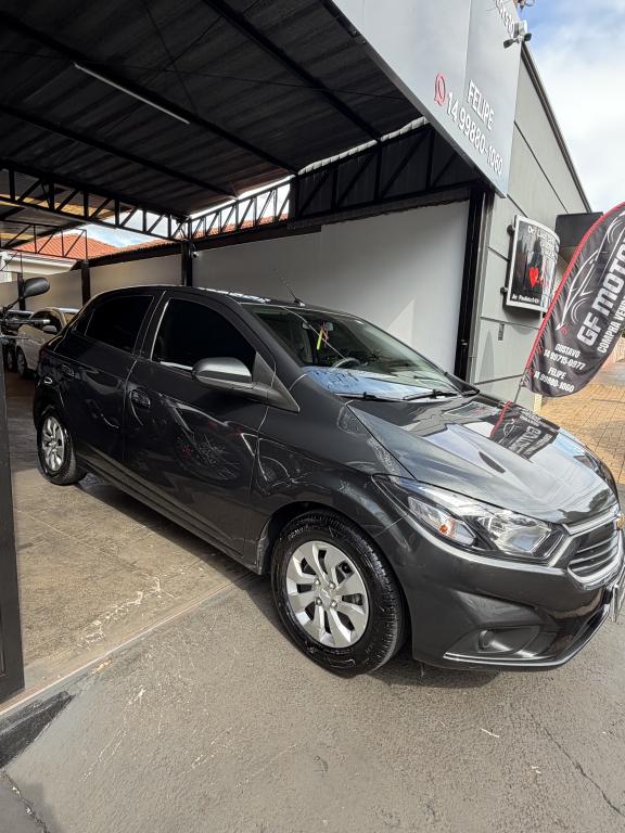 CHEVROLET Onix Hatch - Foto