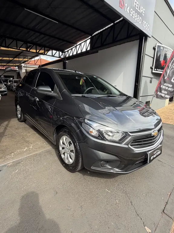 CHEVROLET Onix Hatch - Foto