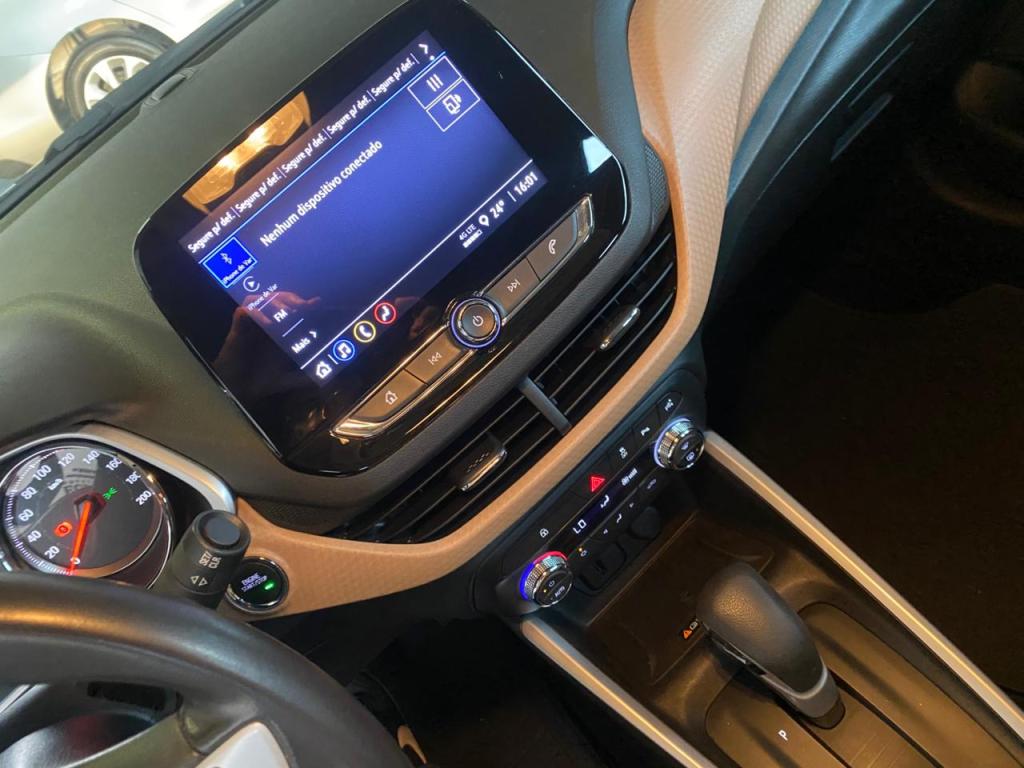 CHEVROLET Onix Hatch - Foto