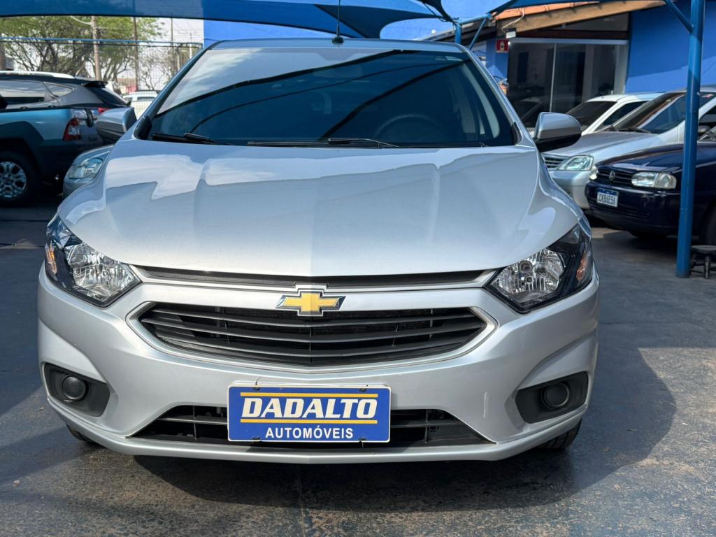 CHEVROLET Onix Hatch - Foto