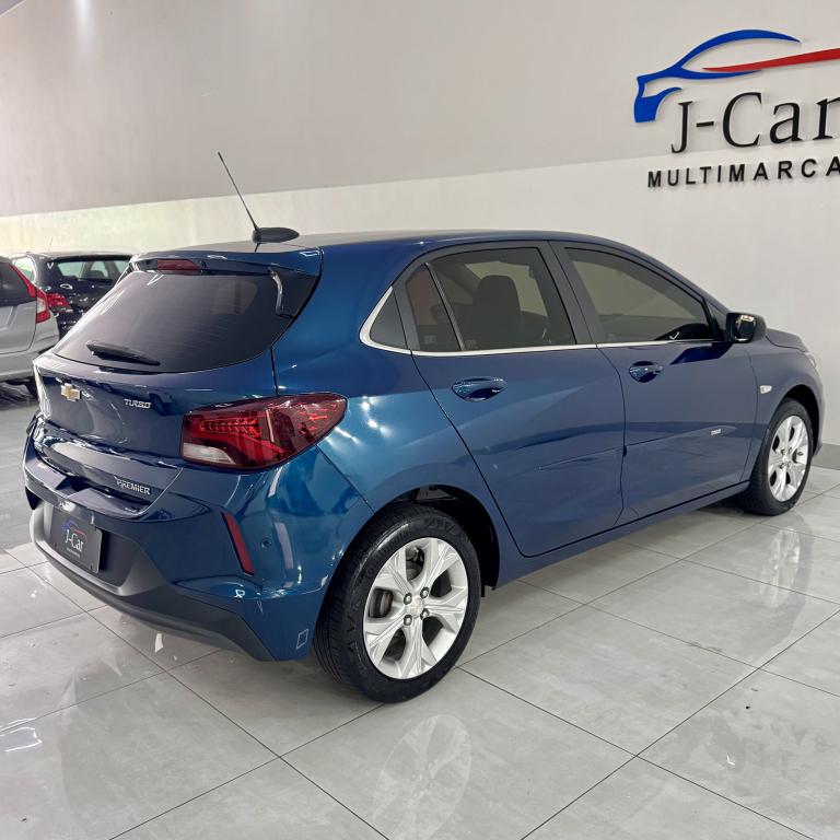 CHEVROLET Onix Hatch - Foto