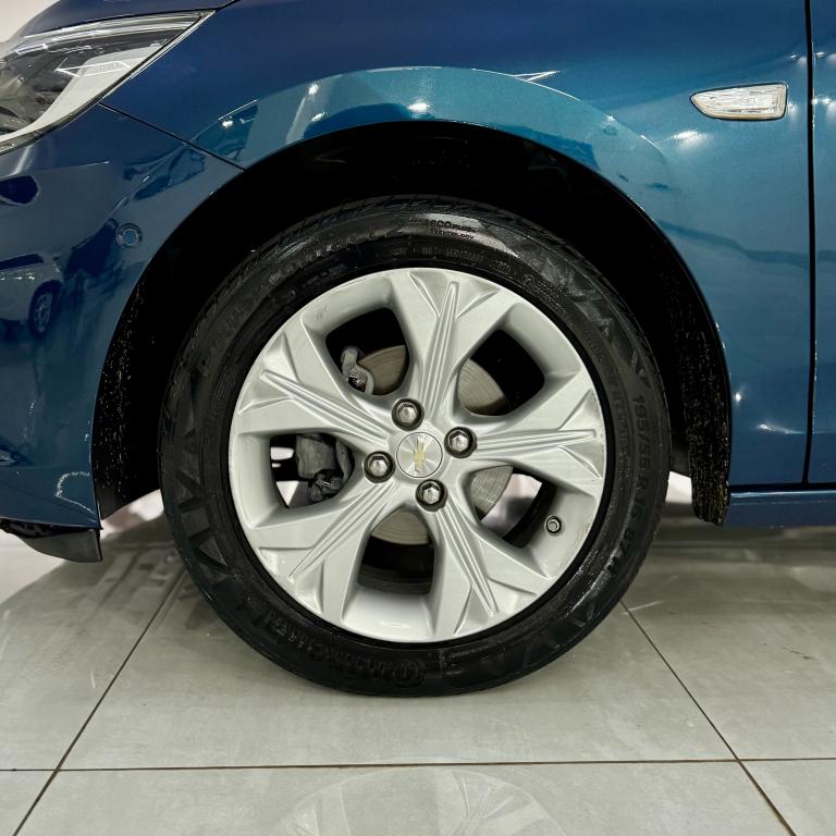 CHEVROLET Onix Hatch - Foto