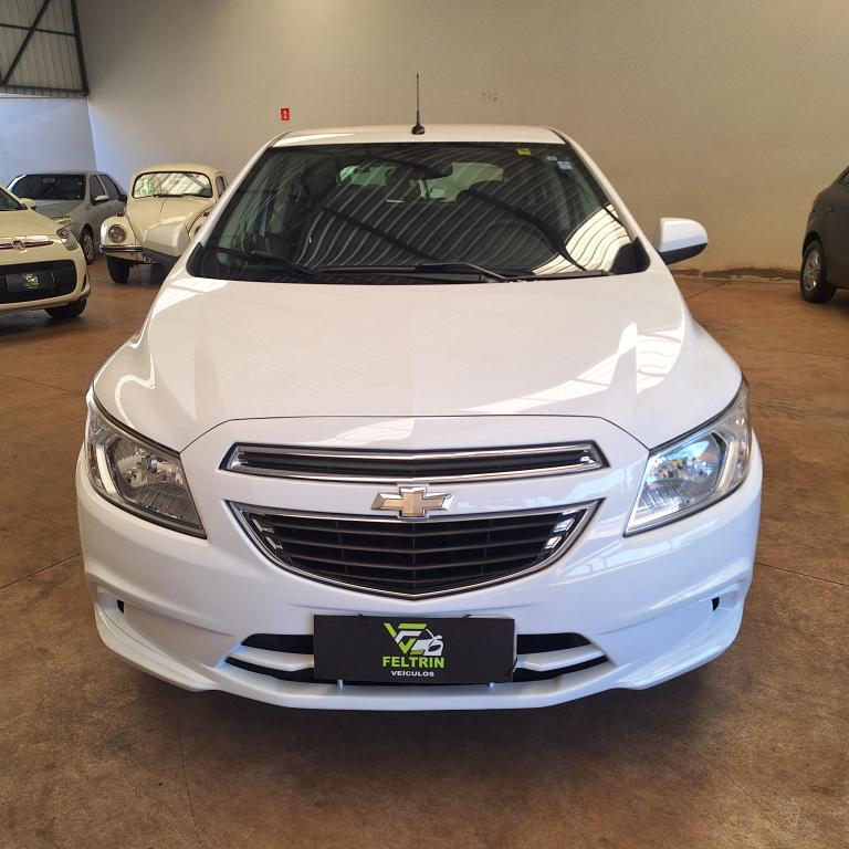 CHEVROLET Onix Hatch - Foto