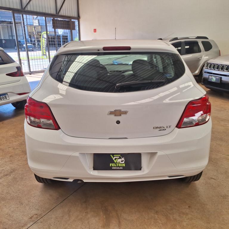 CHEVROLET Onix Hatch - Foto