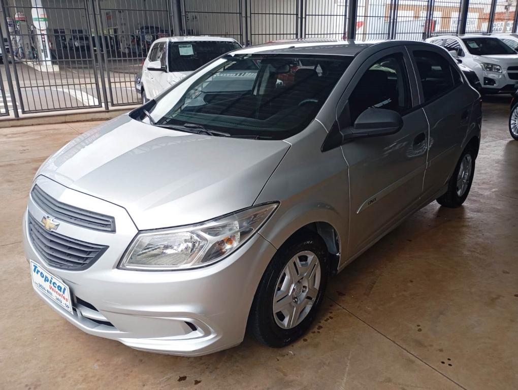 CHEVROLET Onix Hatch - Foto