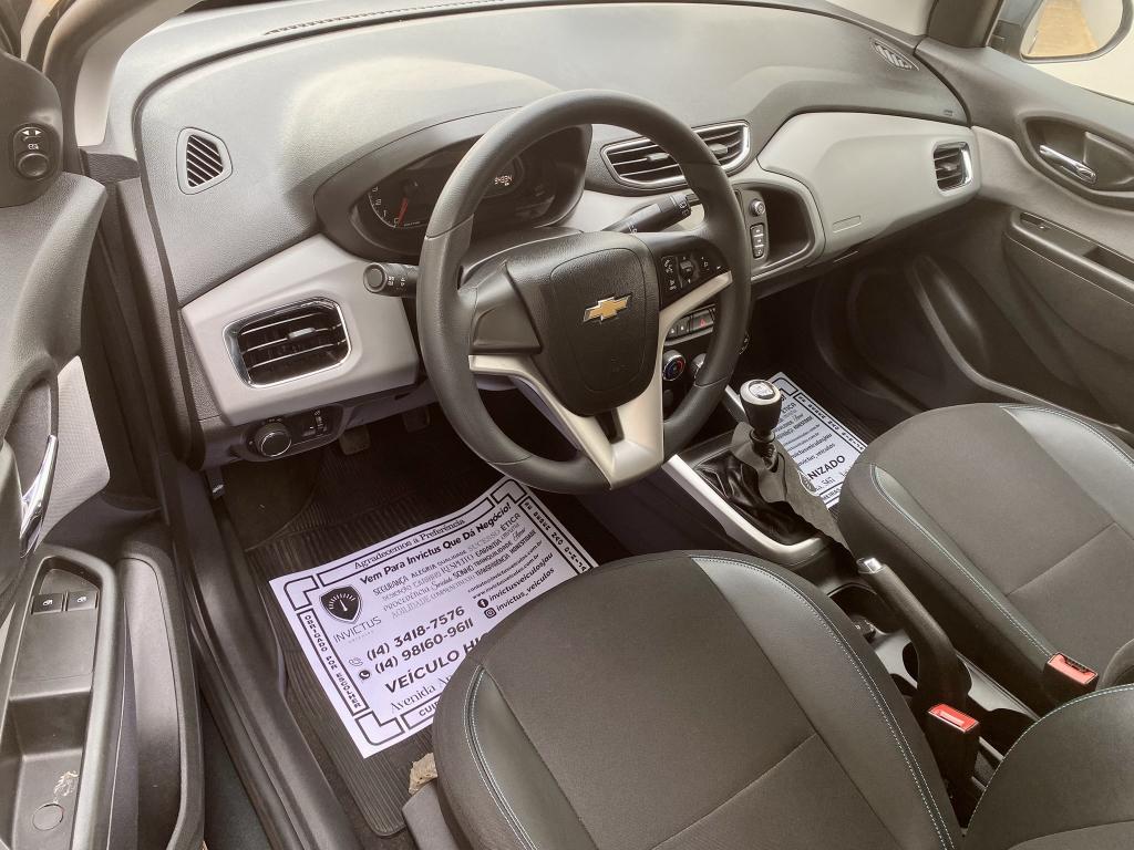 CHEVROLET Onix Hatch - Foto