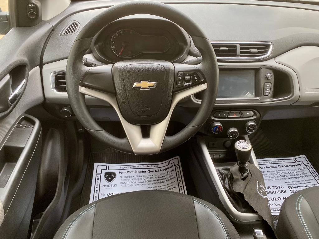 CHEVROLET Onix Hatch - Foto