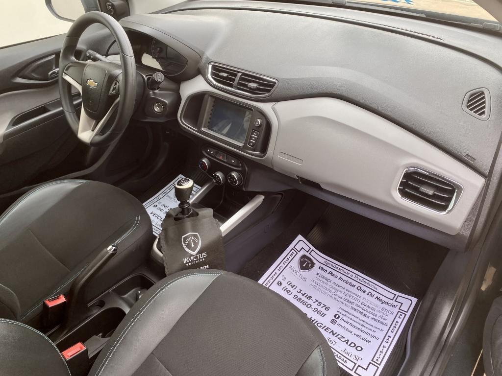 CHEVROLET Onix Hatch - Foto