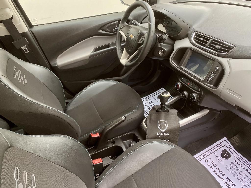 CHEVROLET Onix Hatch - Foto