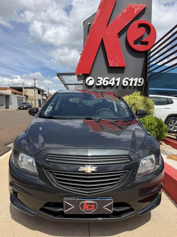 CHEVROLET Onix Hatch - Foto