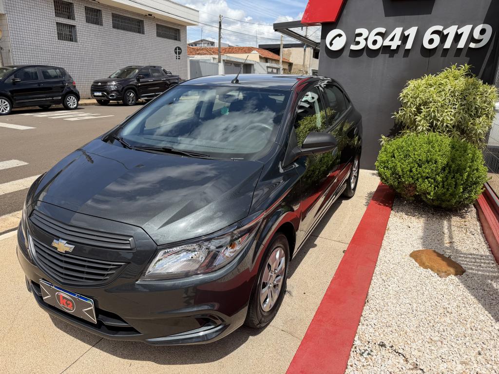 CHEVROLET Onix Hatch - Foto