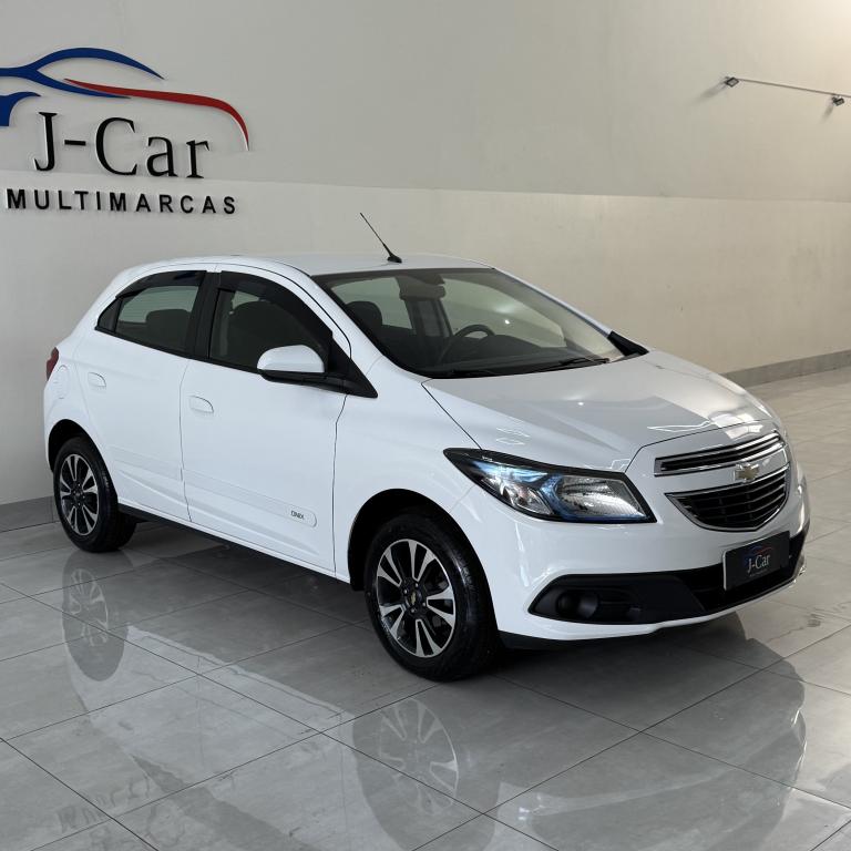 CHEVROLET Onix Hatch - Foto