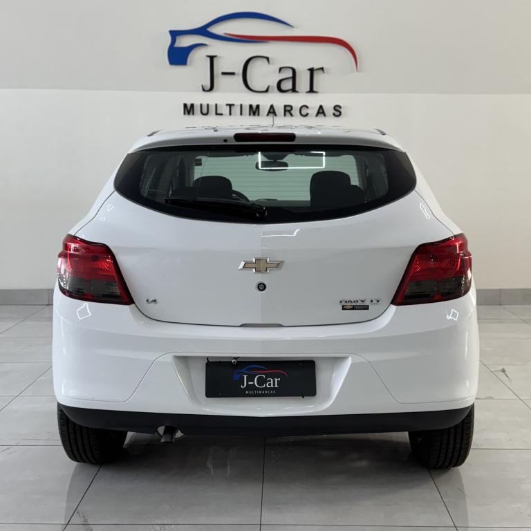 CHEVROLET Onix Hatch - Foto