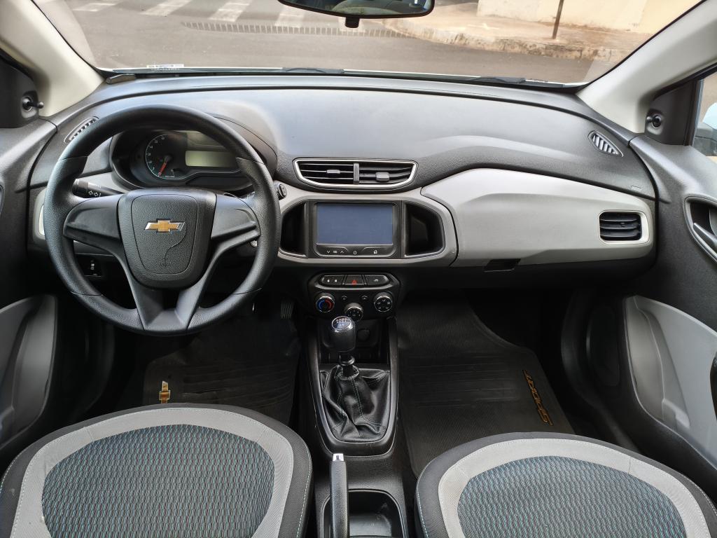 CHEVROLET Onix Hatch - Foto