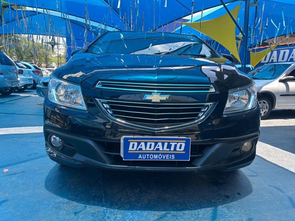 CHEVROLET Onix Hatch - Foto