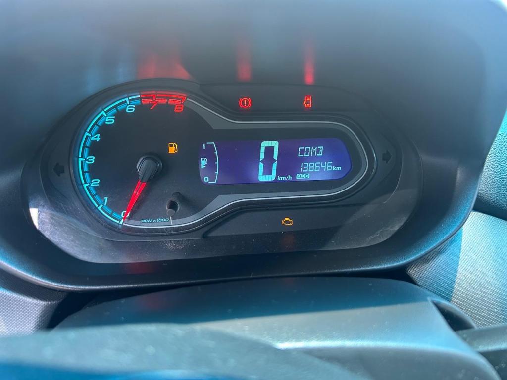 CHEVROLET Onix Hatch - Foto