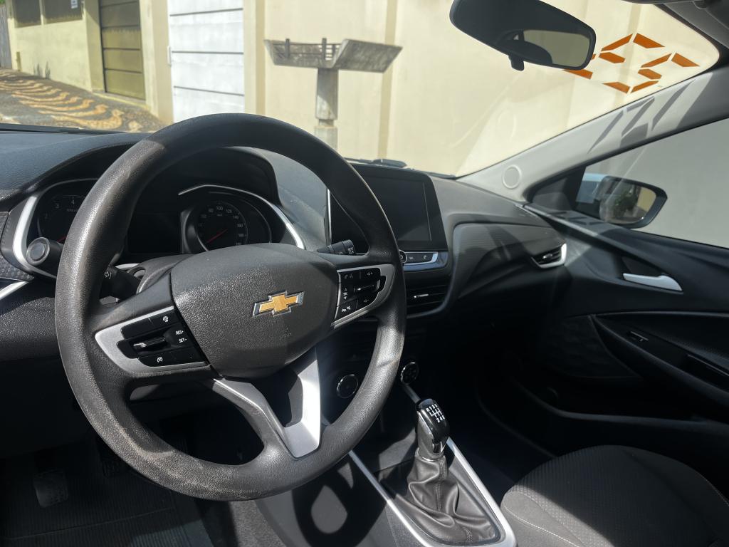 CHEVROLET Onix Hatch - Foto