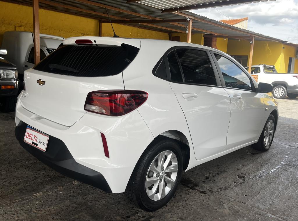 CHEVROLET Onix Hatch - Foto
