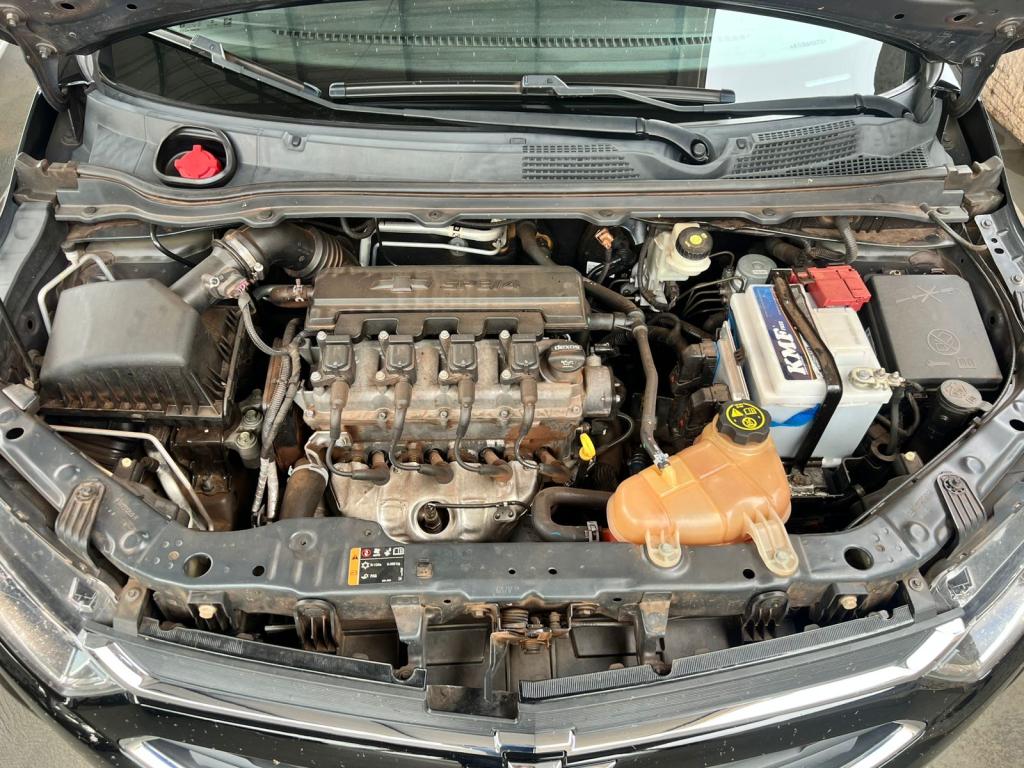 CHEVROLET Onix Hatch - Foto