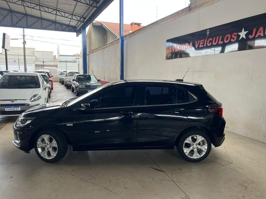 CHEVROLET Onix Hatch - Foto