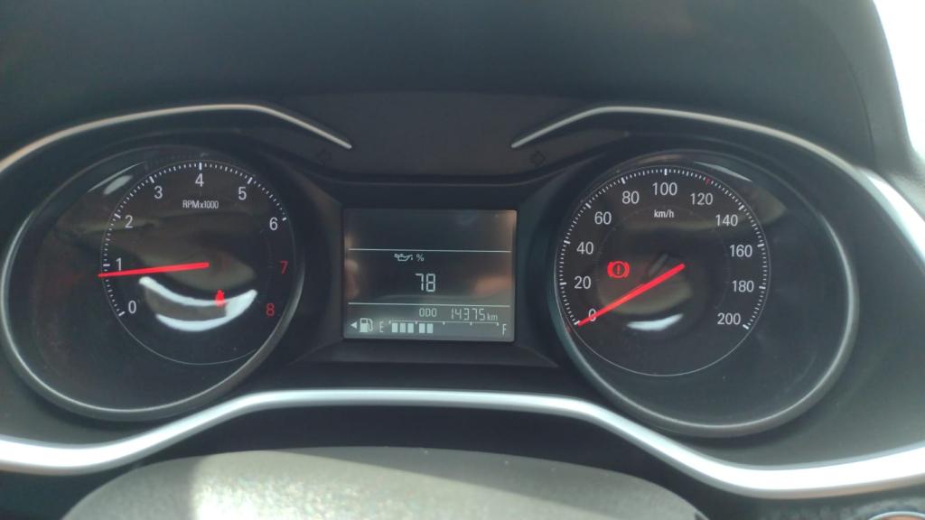 CHEVROLET Onix Hatch - Foto