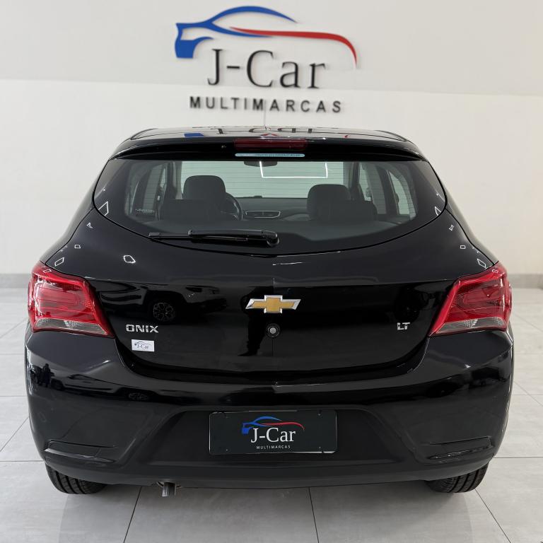 CHEVROLET Onix Hatch - Foto