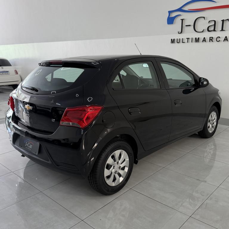 CHEVROLET Onix Hatch - Foto