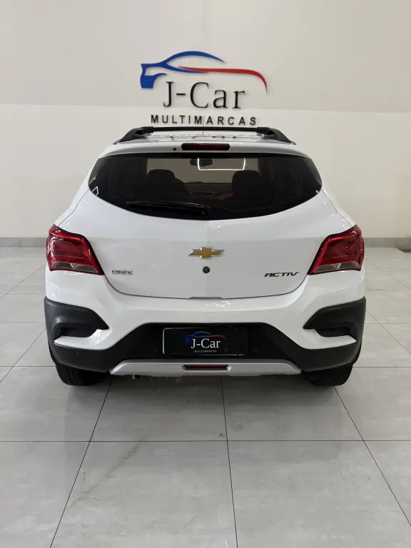 CHEVROLET Onix Hatch - Foto