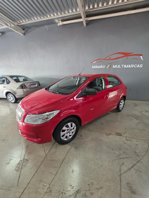CHEVROLET Onix Hatch - Foto