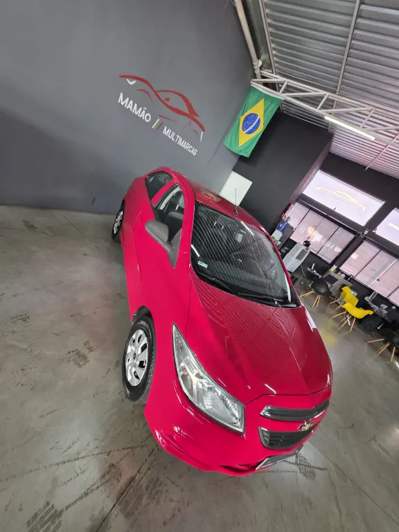 CHEVROLET Onix Hatch - Foto