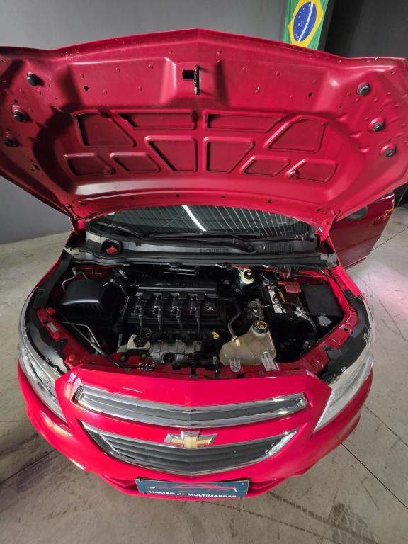 CHEVROLET Onix Hatch - Foto