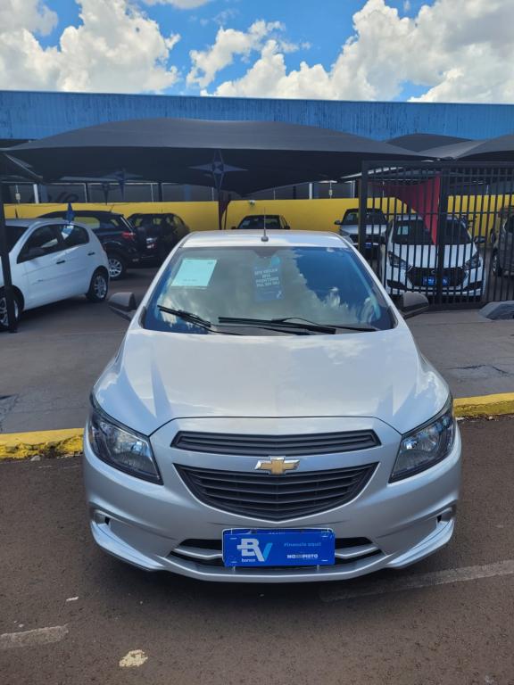 CHEVROLET Onix Hatch - Foto