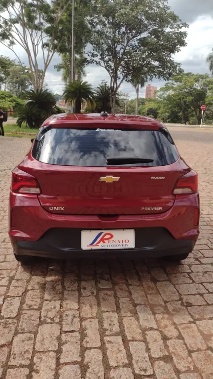 CHEVROLET Onix Hatch - Foto