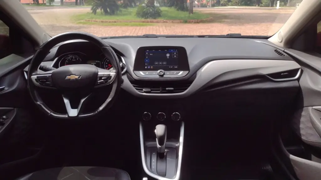 CHEVROLET Onix Hatch - Foto