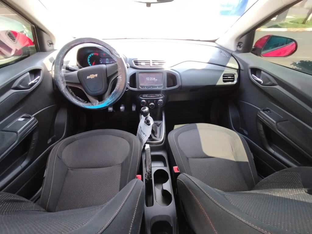 CHEVROLET Onix Hatch - Foto