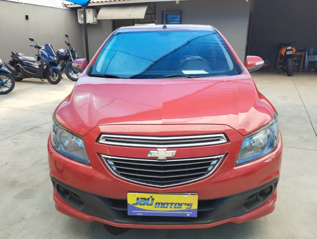 CHEVROLET Onix Hatch - Foto