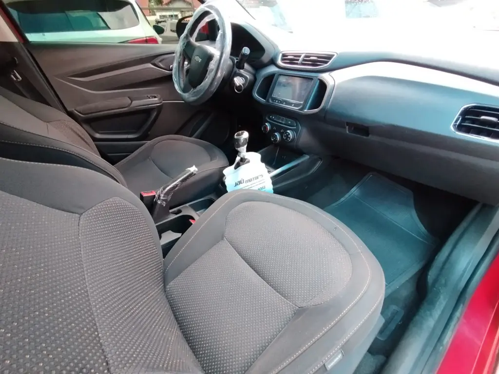 CHEVROLET Onix Hatch - Foto