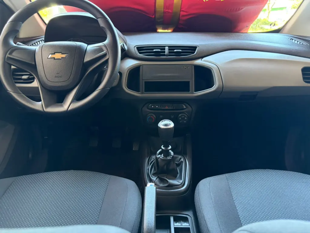 CHEVROLET Onix Hatch - Foto