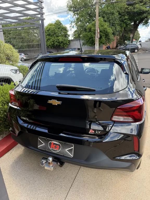 CHEVROLET Onix Hatch - Foto