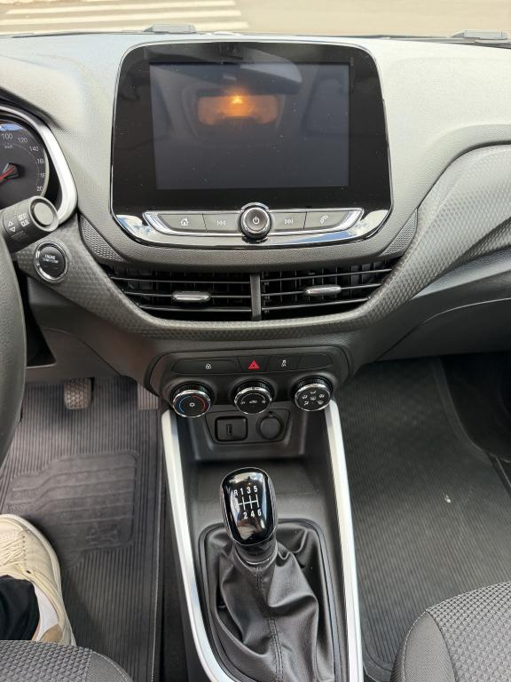 CHEVROLET Onix Hatch - Foto